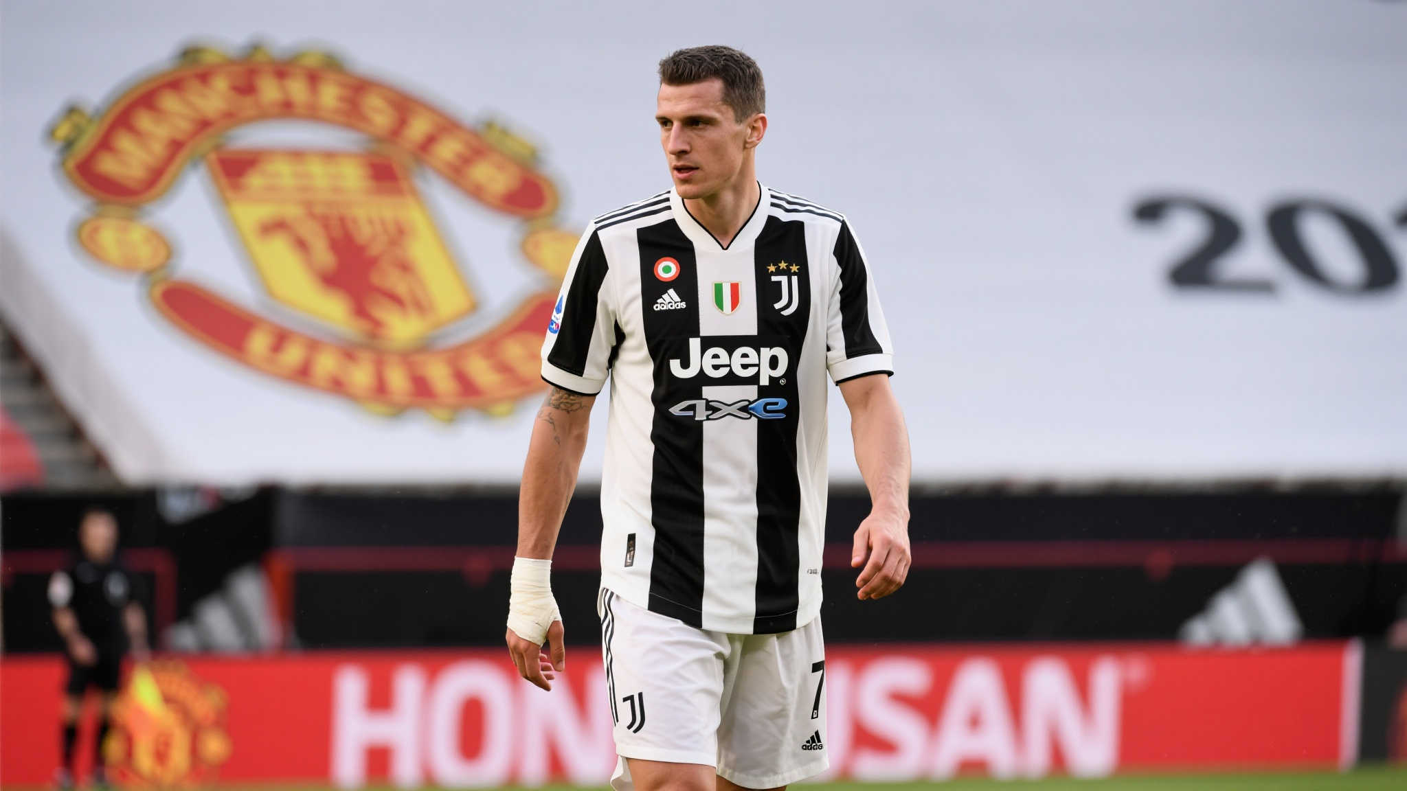 弗拉霍维奇愿降薪助力曼联,阿莫林仍未敲定4人去留 从2022年至今,尤文图斯处于深层次改革阶段,不少